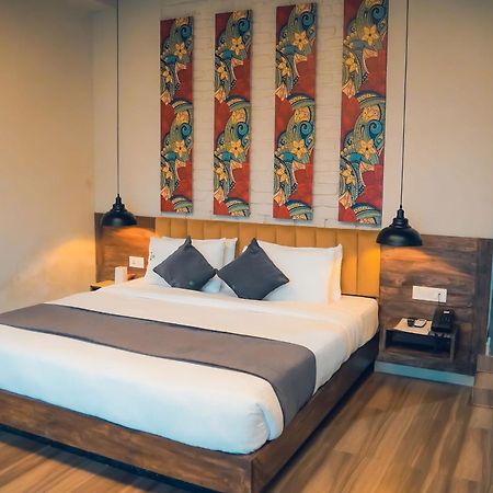 Jade City Hotel Pokhara Dış mekan fotoğraf