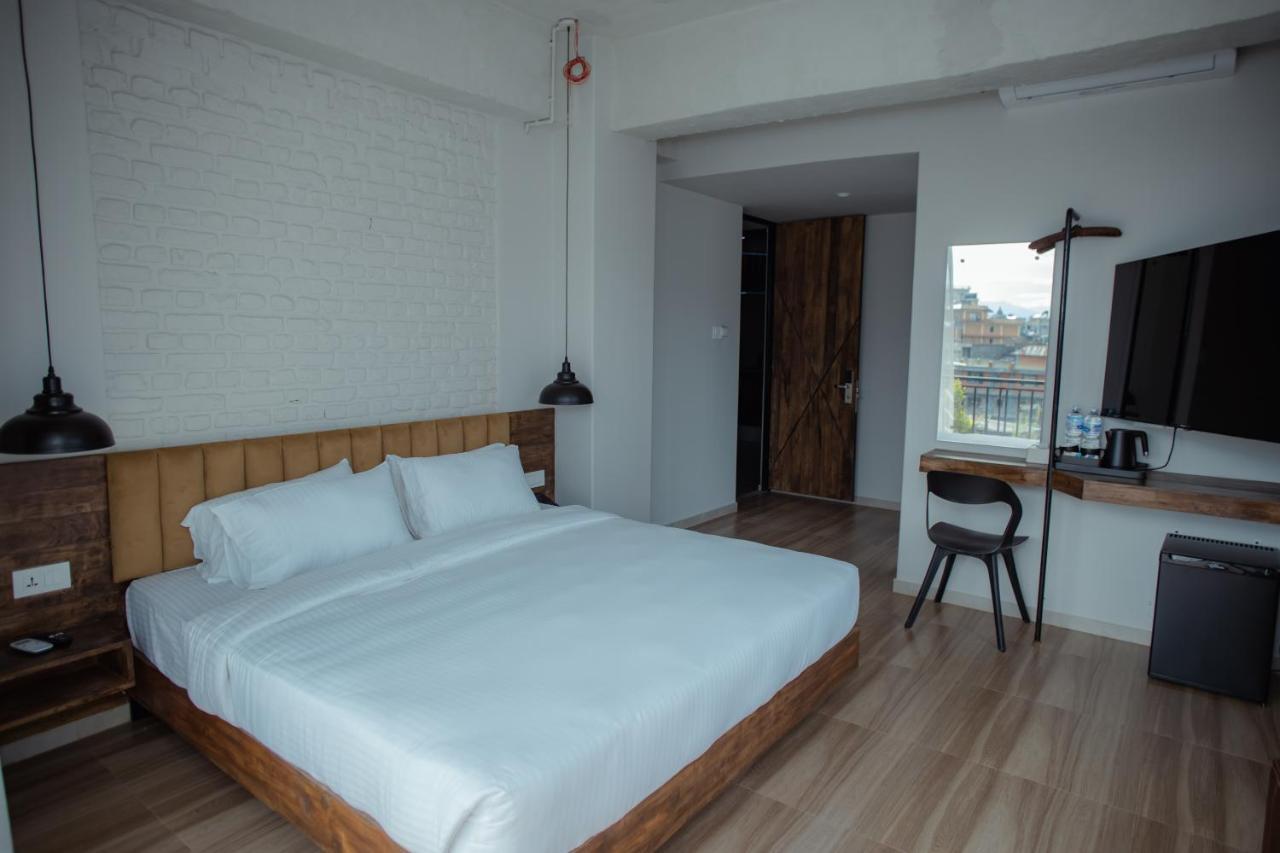 Jade City Hotel Pokhara Dış mekan fotoğraf