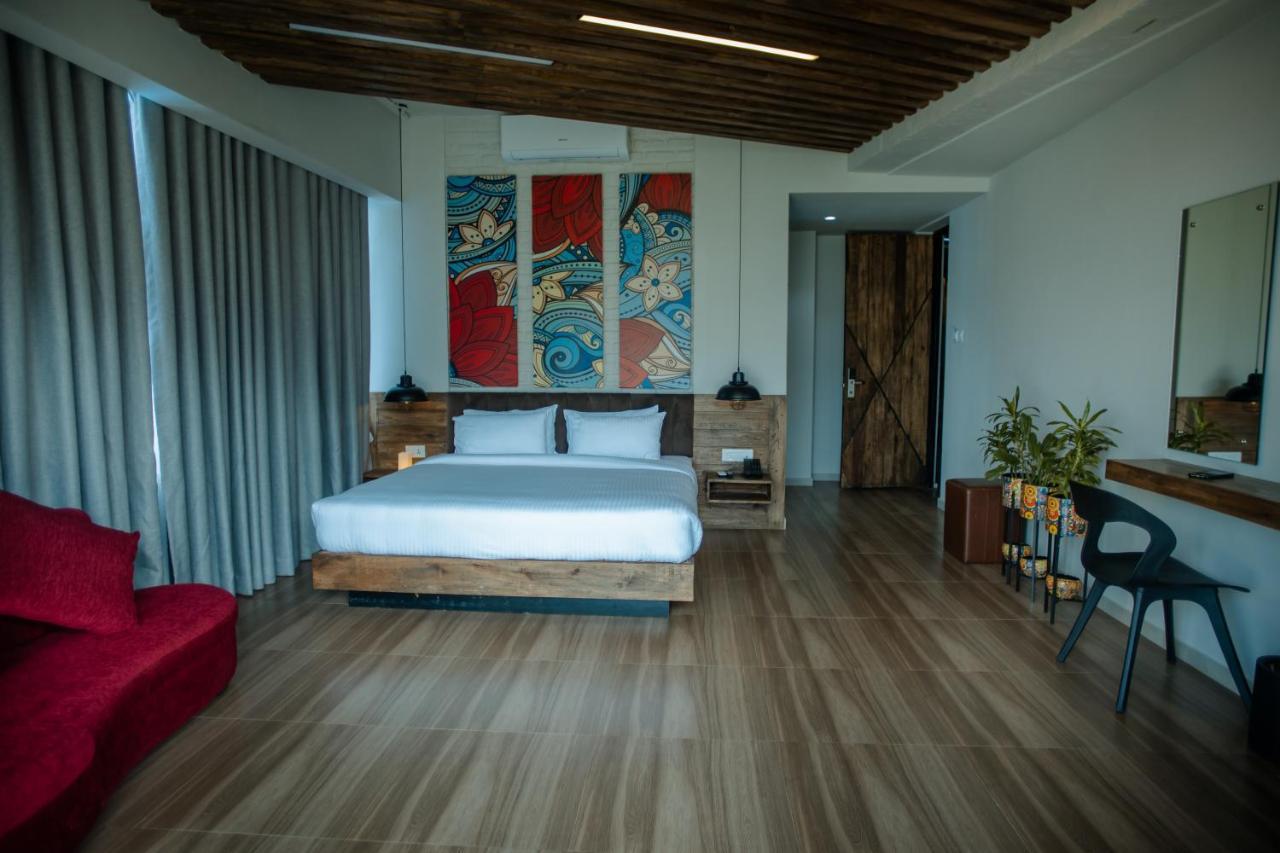 Jade City Hotel Pokhara Dış mekan fotoğraf